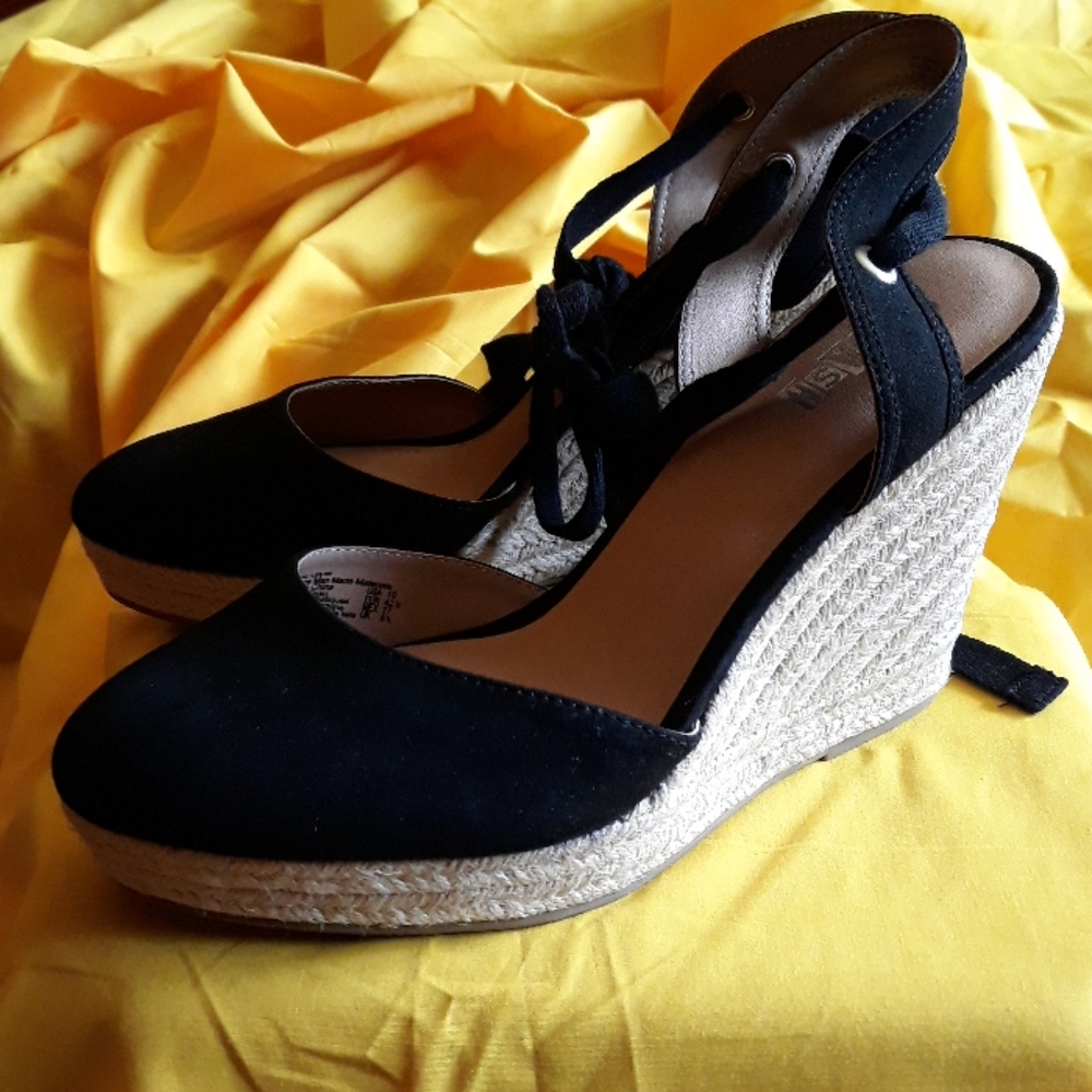 Shoes - Picture 2 of 2